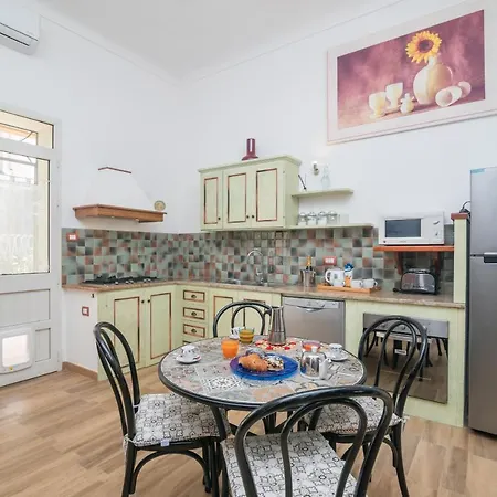 Maison Chloe Hébergement de vacances *